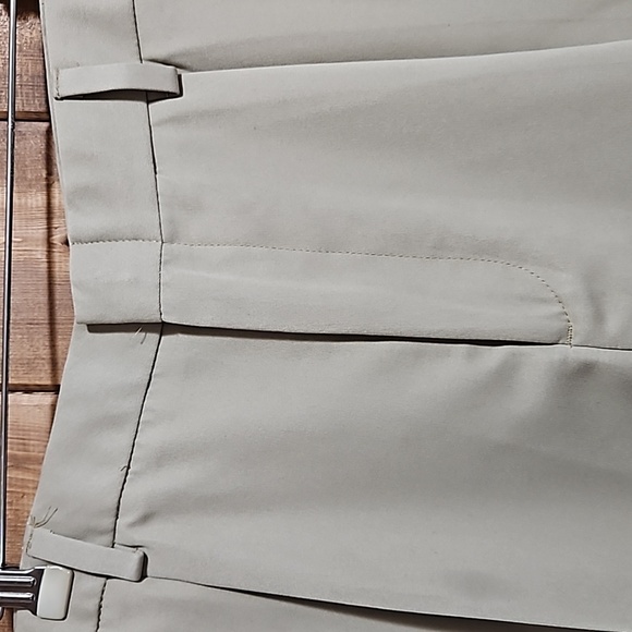 Dockers Relaxed Fit Microfiber Men's Golf Shorts Size 38 - Picture 2 of 15